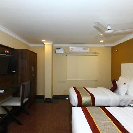 Hotel Titanium Tower 钦奈 外观 照片